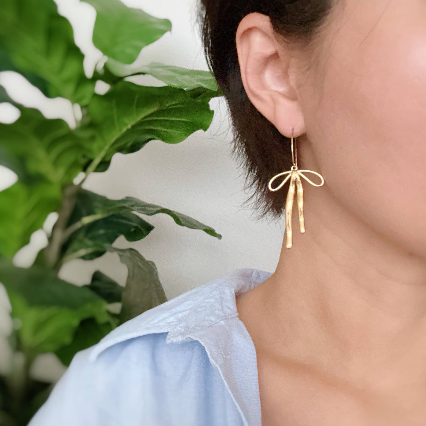 Stylist Gold Bow Drop Earrings