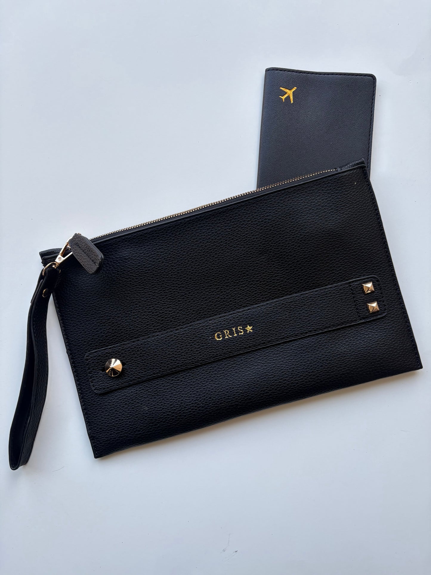 The Signature Clutch