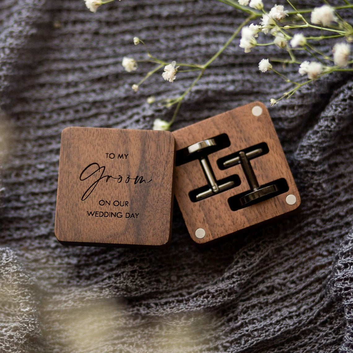 Customized stainless steel cufflinks with customized wood box