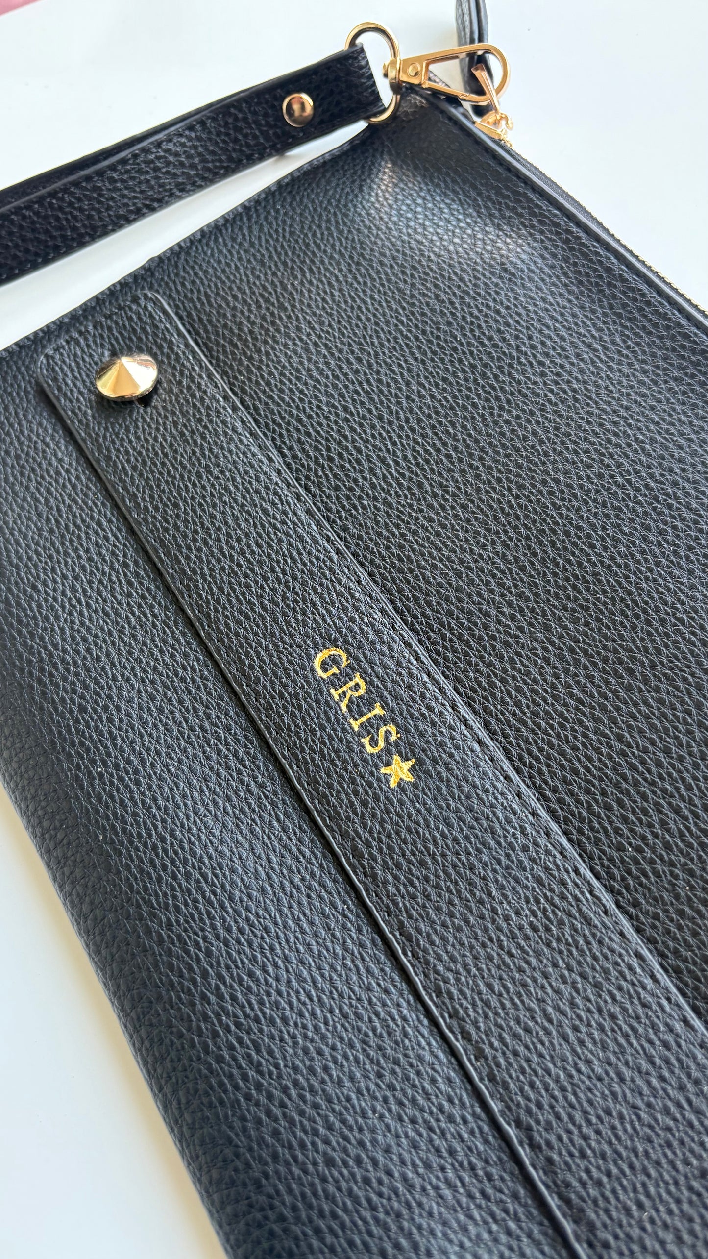 The Signature Clutch